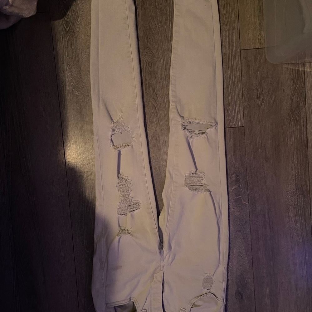 American Eagle distressed kackis